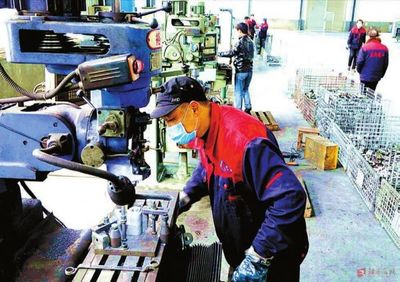 抓生產(chǎn)，促發(fā)展 潤滑油產(chǎn)業(yè)的戰(zhàn)略引擎與未來之路